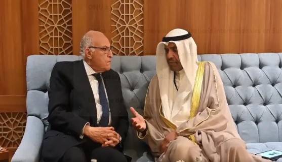 السيّد عطاف يجري محادثات ثنائية مع نظيره الكويتي