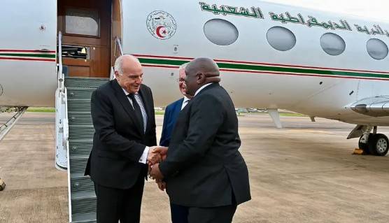 السيّد عطاف يحلّ بكمبالا